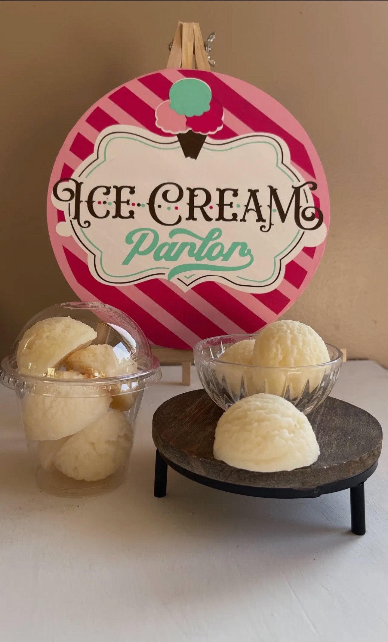 Vanilla Ice Cream Scoop Melts